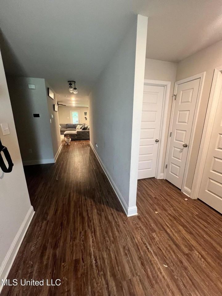 6603 Eastland Cir - Photo 2 of 11