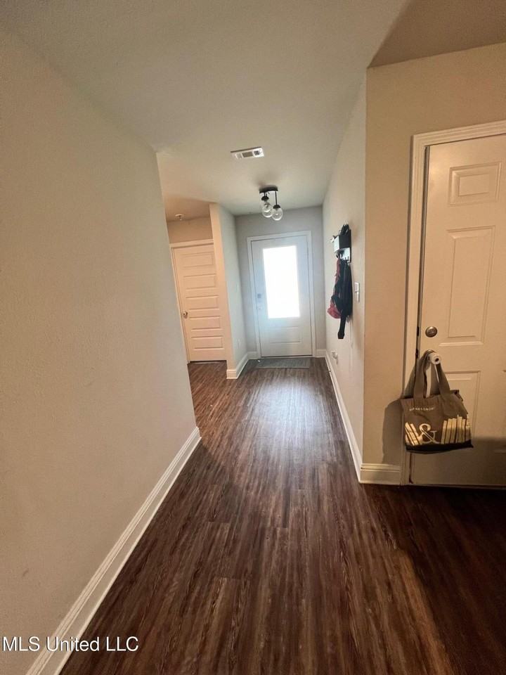 6603 Eastland Cir - Photo 3 of 11