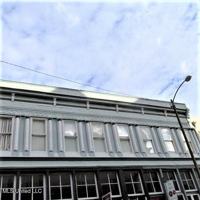 featured image of 105 N Pearl St