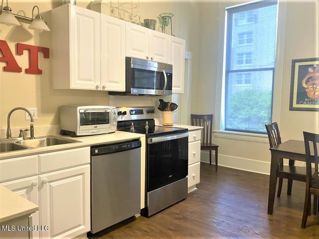 105 N Pearl St - Photo 2 of 29