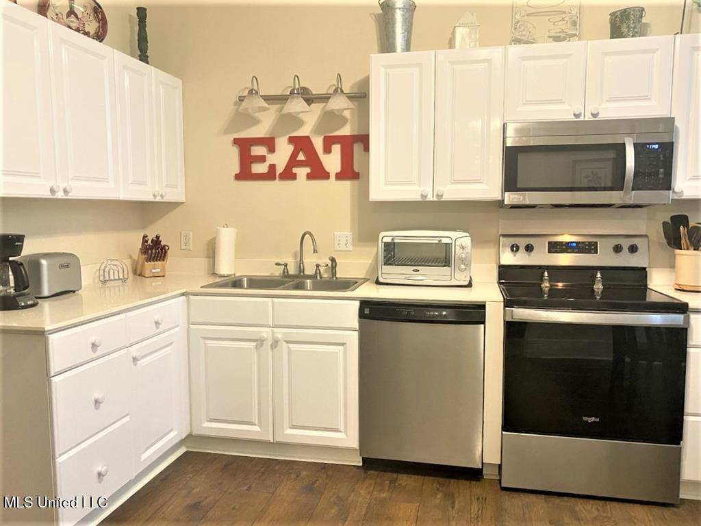 105 N Pearl St - Photo 4 of 29