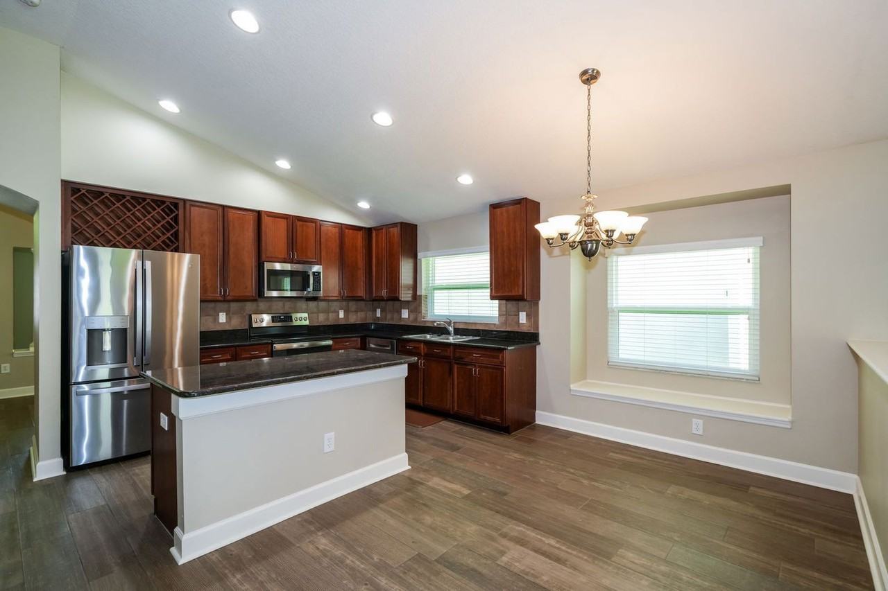 3752 Olde Lanark Dr - Photo 2 of 26