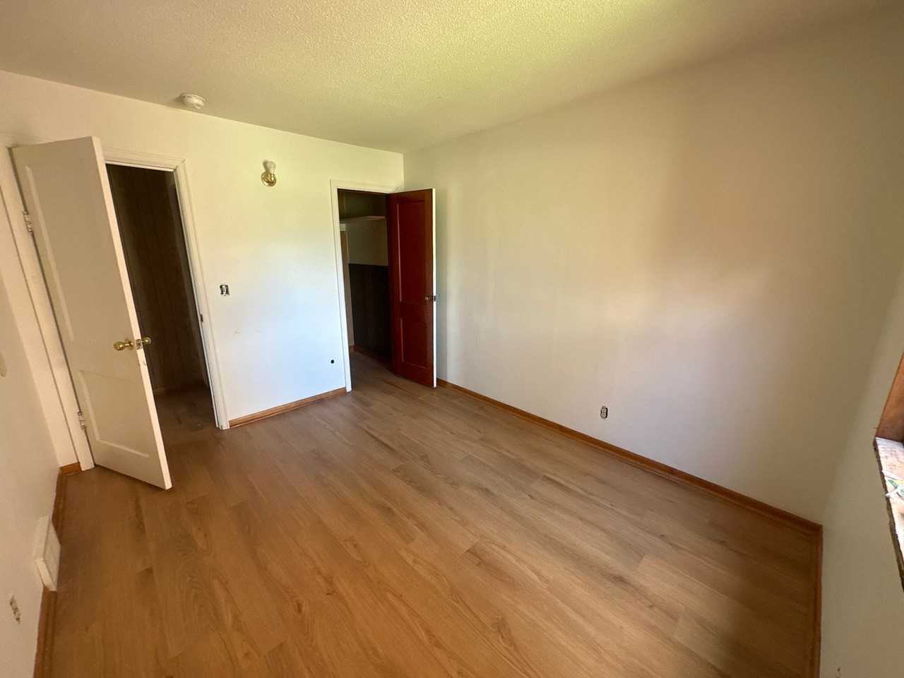 423 Pershing Ave Se - Photo 3 of 5