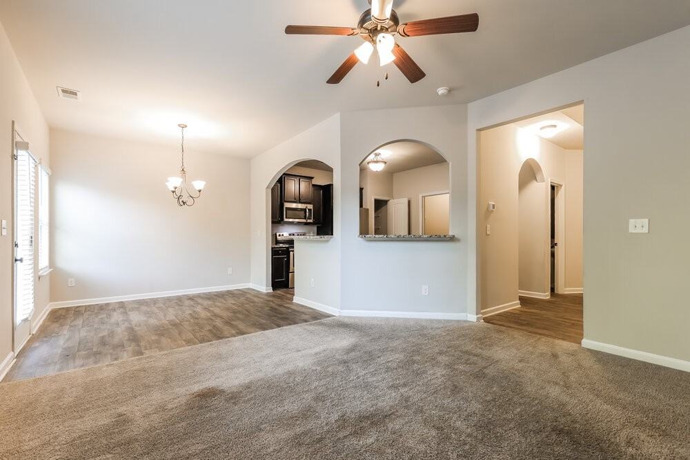 285 Magnaview Dr - Photo 4 of 17