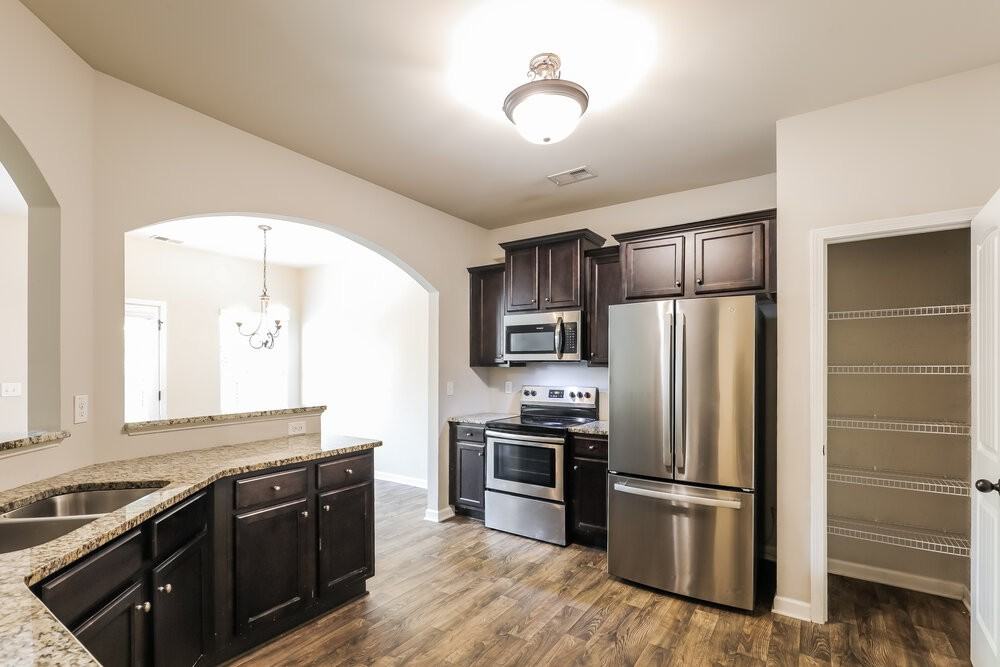 285 Magnaview Dr - Photo 6 of 17