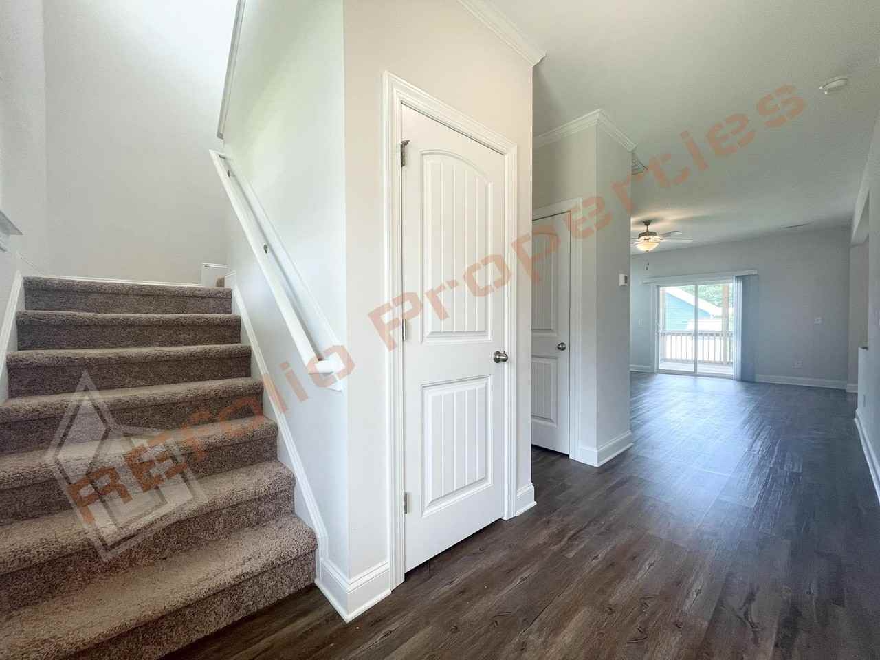 321 Quarryrock Rd - Photo 2 of 32