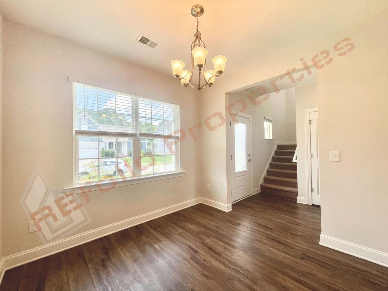 321 Quarryrock Rd - Photo 3 of 32