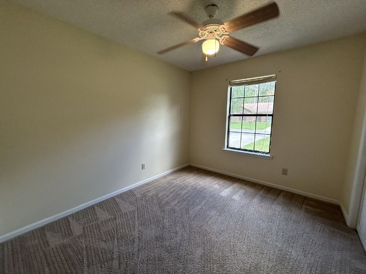 903 Malibu Dr - Photo 5 of 10