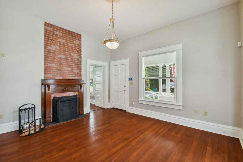 38231 4th Ave - Photo 3 of 15