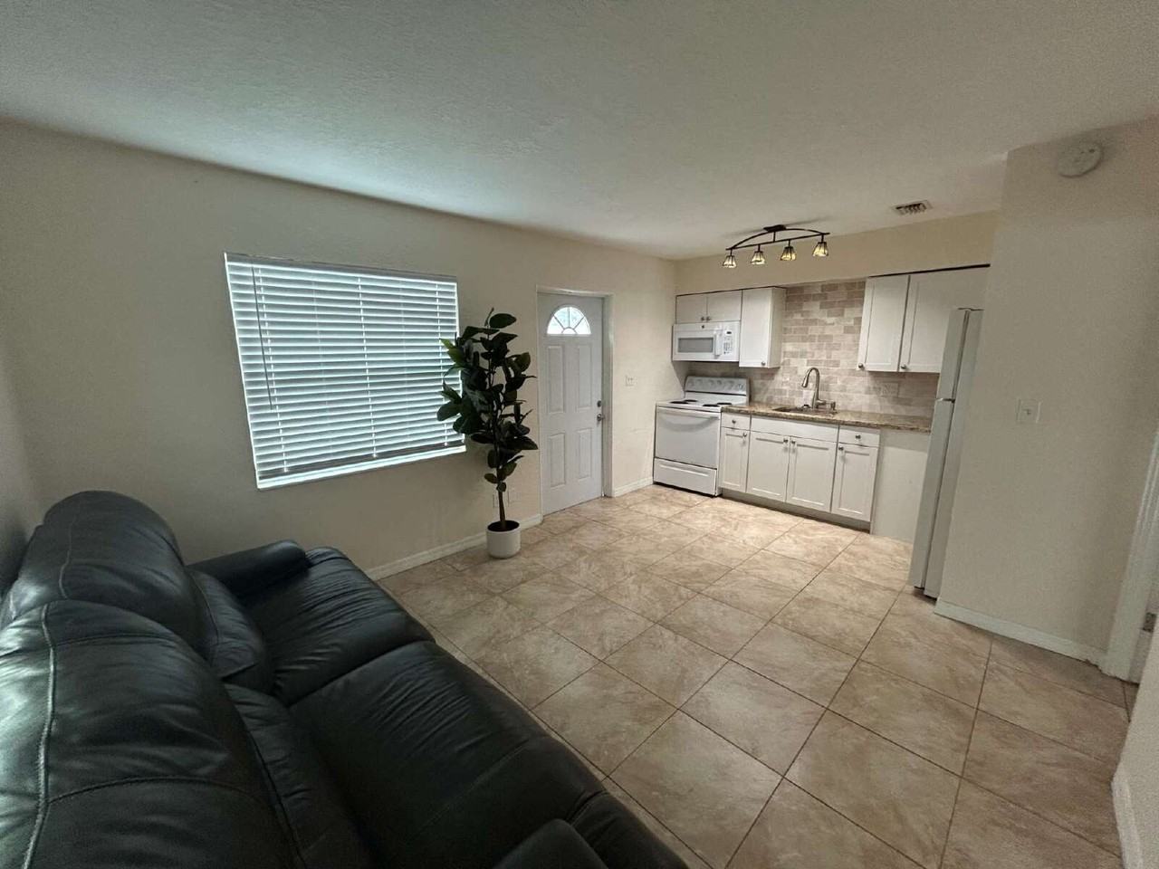 692 73rd Ave N - Photo 5 of 22
