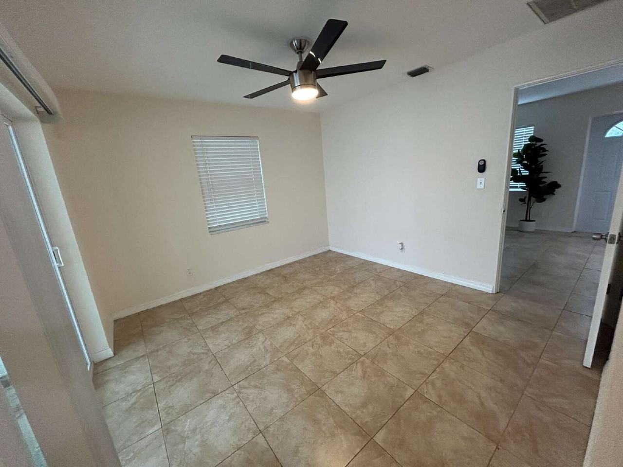 692 73rd Ave N - Photo 7 of 22