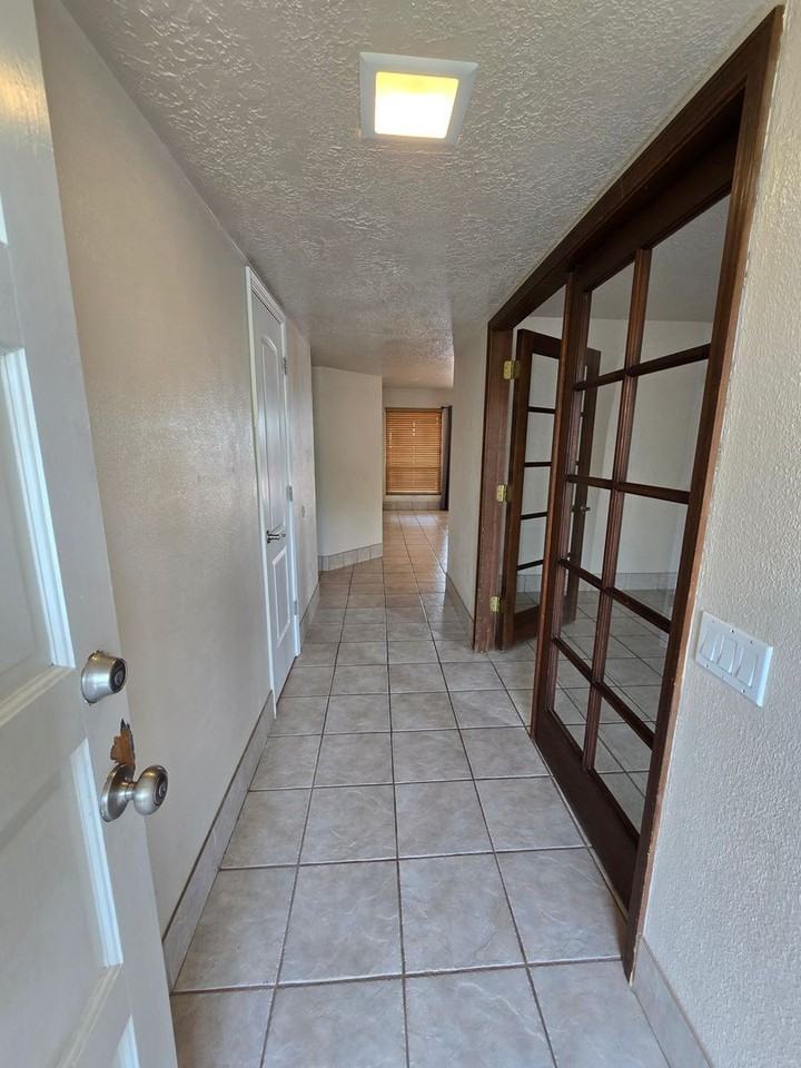 9620 Admiral Dewey Ave Ne - Photo 3 of 34