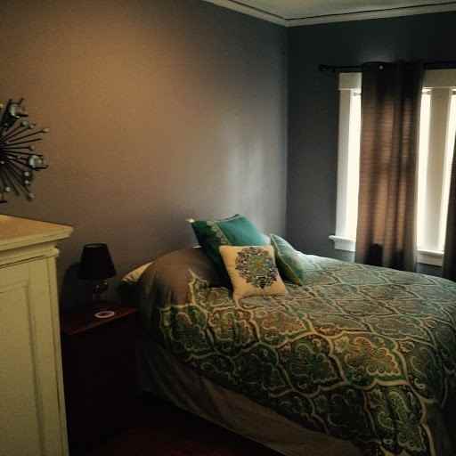 Beverly House - Photo 2 of 7