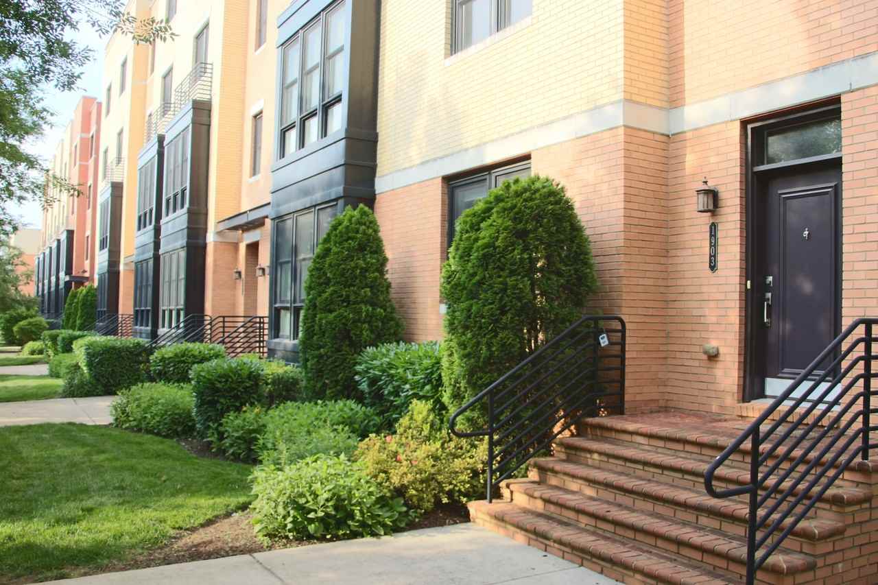 1903 Richmond Hwy #1903 - Photo 2 of 22