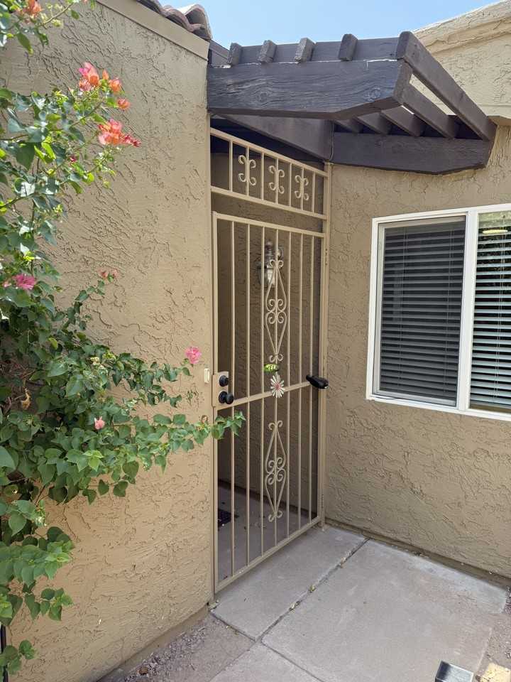 1231 E Bluebell Ln #1231 - Photo 2 of 29