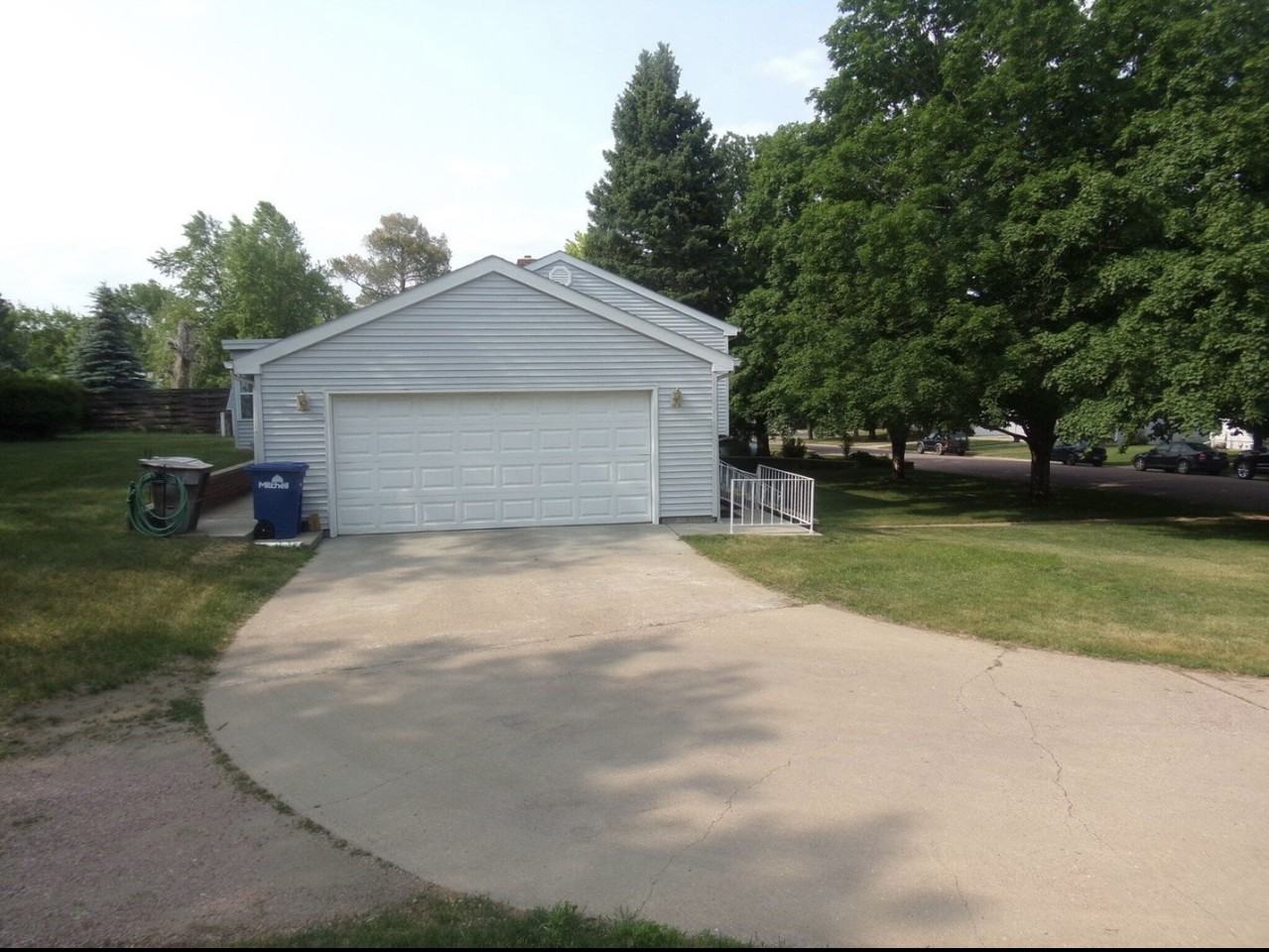 417 S Iowa St #NA - Photo 2 of 20