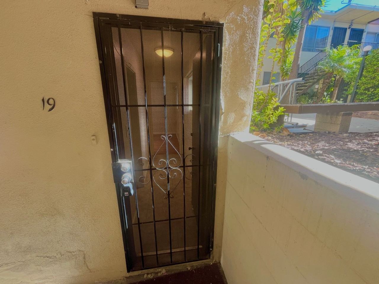 4665 Cherokee Ave - Photo 4 of 10
