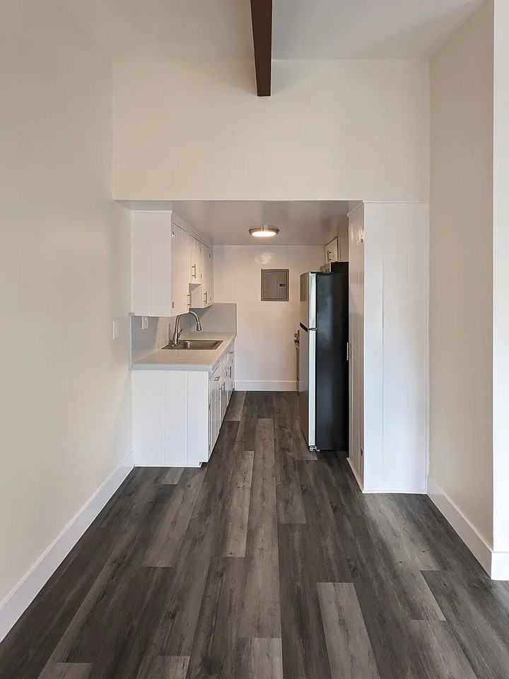 3602 Carmona Ave #13 - Photo 2 of 11