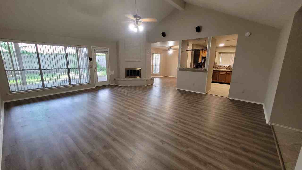 2220 Castle Dr #NA - Photo 2 of 13