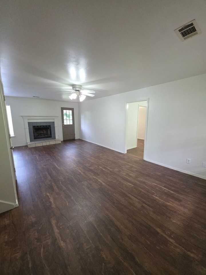 611 Preston Dr - Photo 2 of 25