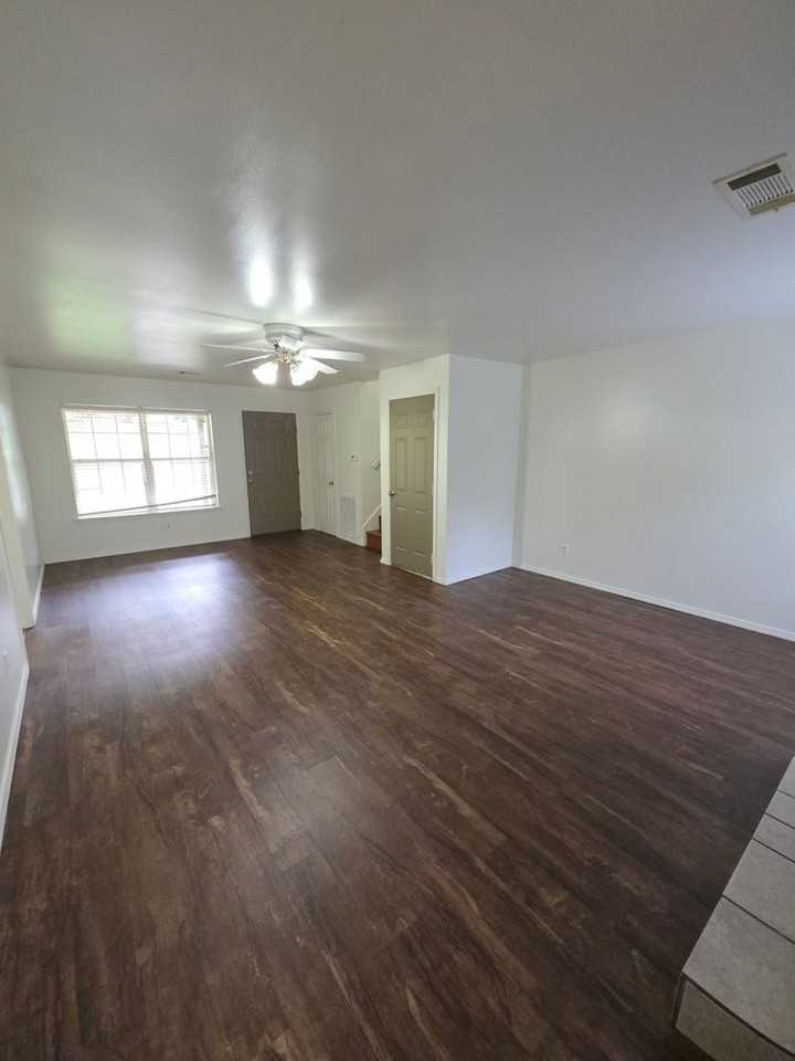 611 Preston Dr - Photo 3 of 25