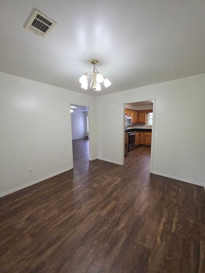 611 Preston Dr - Photo 4 of 25