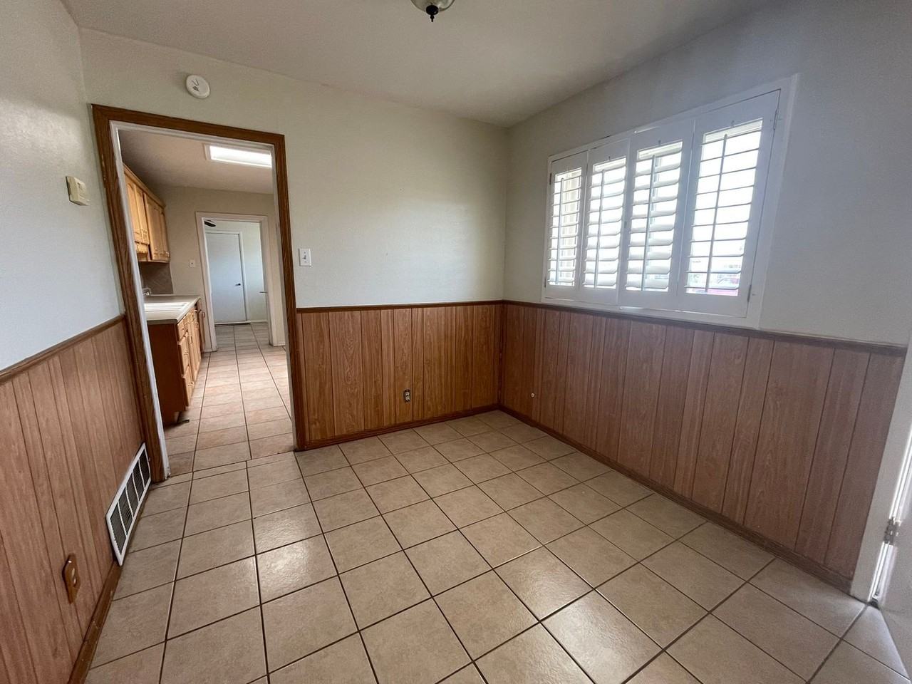 4931 Maxwell Ave - Photo 5 of 18