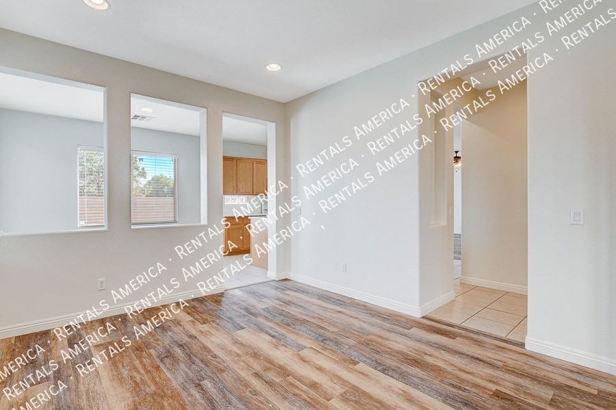 3722 Tundra Swan St - Photo 5 of 24