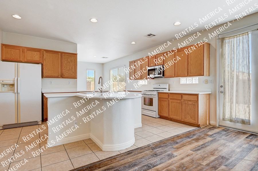 3722 Tundra Swan St - Photo 7 of 24