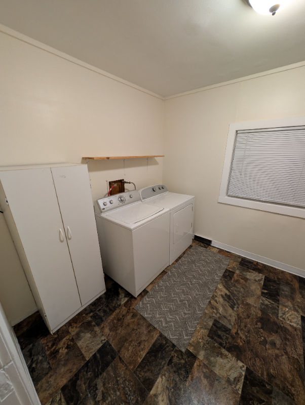 306 Grove St - Photo 3 of 20