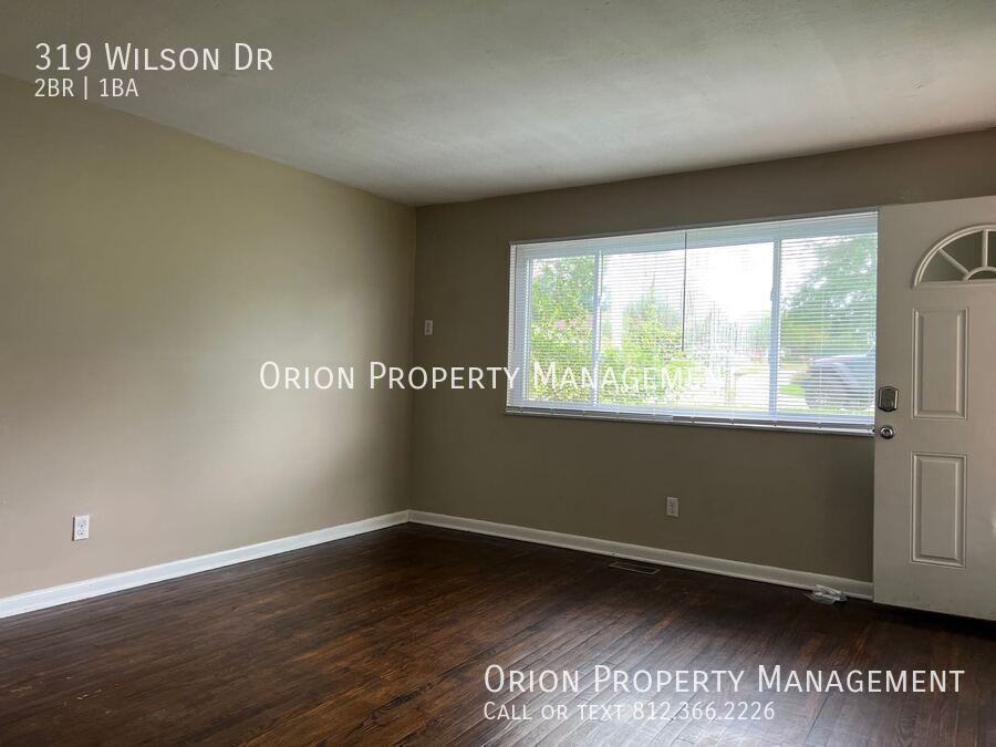 319 Wilson Dr - Photo 3 of 13