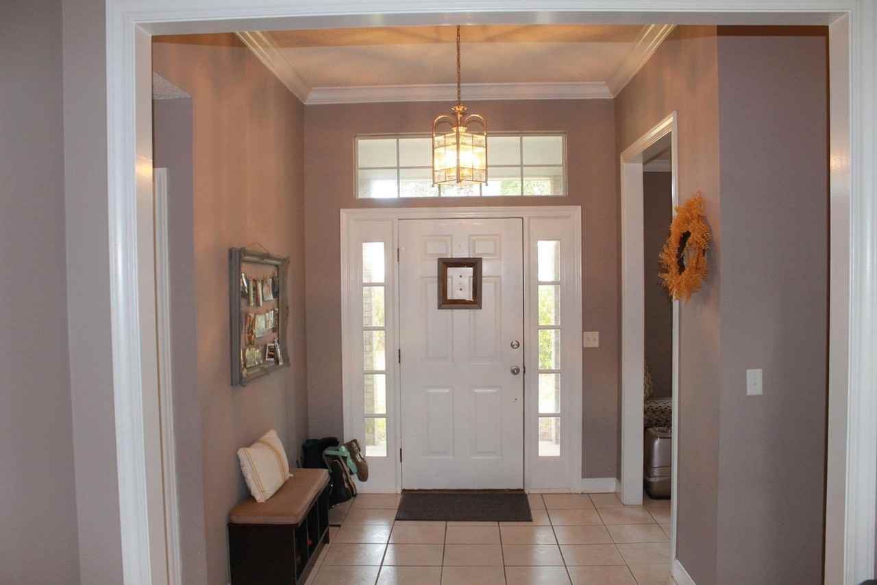 63 Norwich Cir - Photo 3 of 25