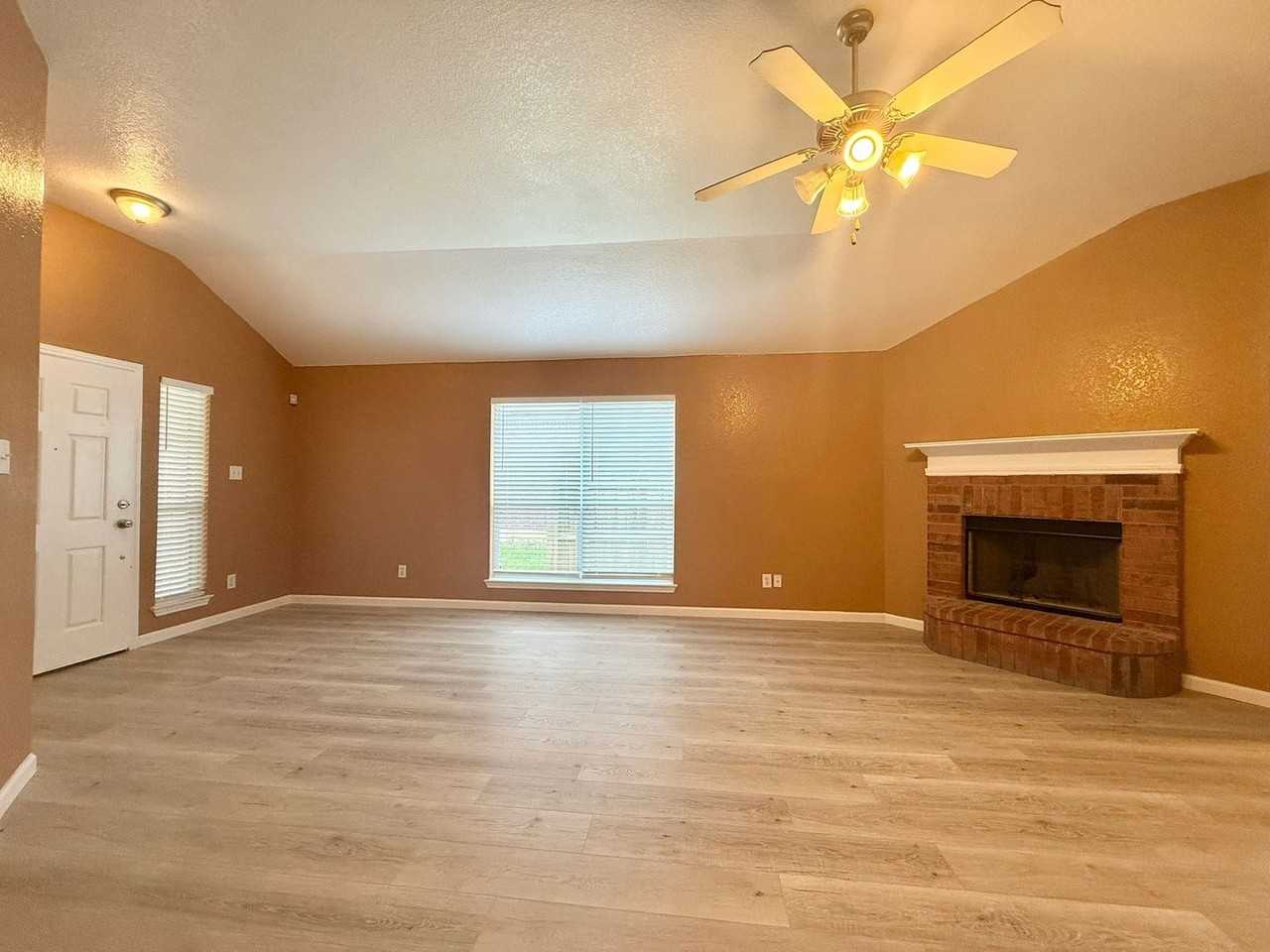 6502 Ithaca Frst - Photo 3 of 17