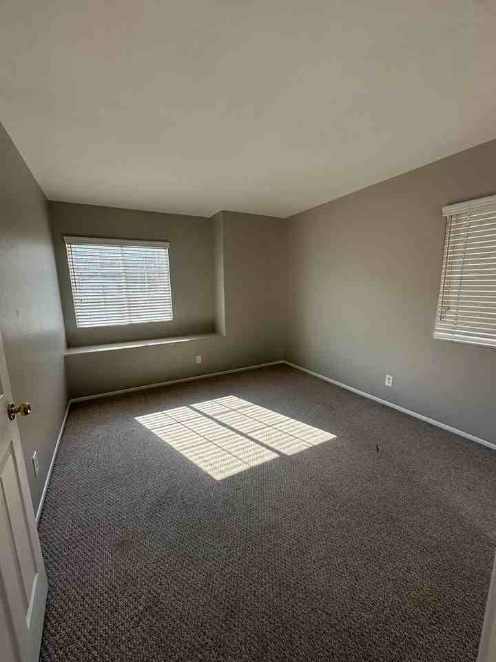 16273 Twilight Circle - Photo 4 of 18