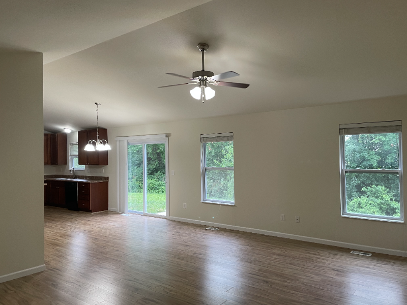 60 Westhampton Ct - Photo 2 of 20