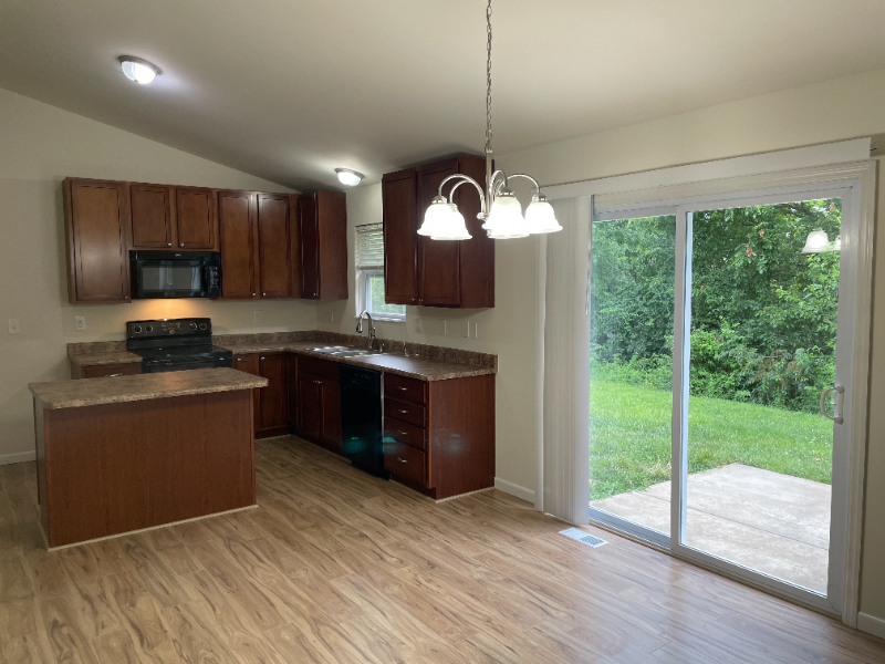 60 Westhampton Ct - Photo 3 of 20