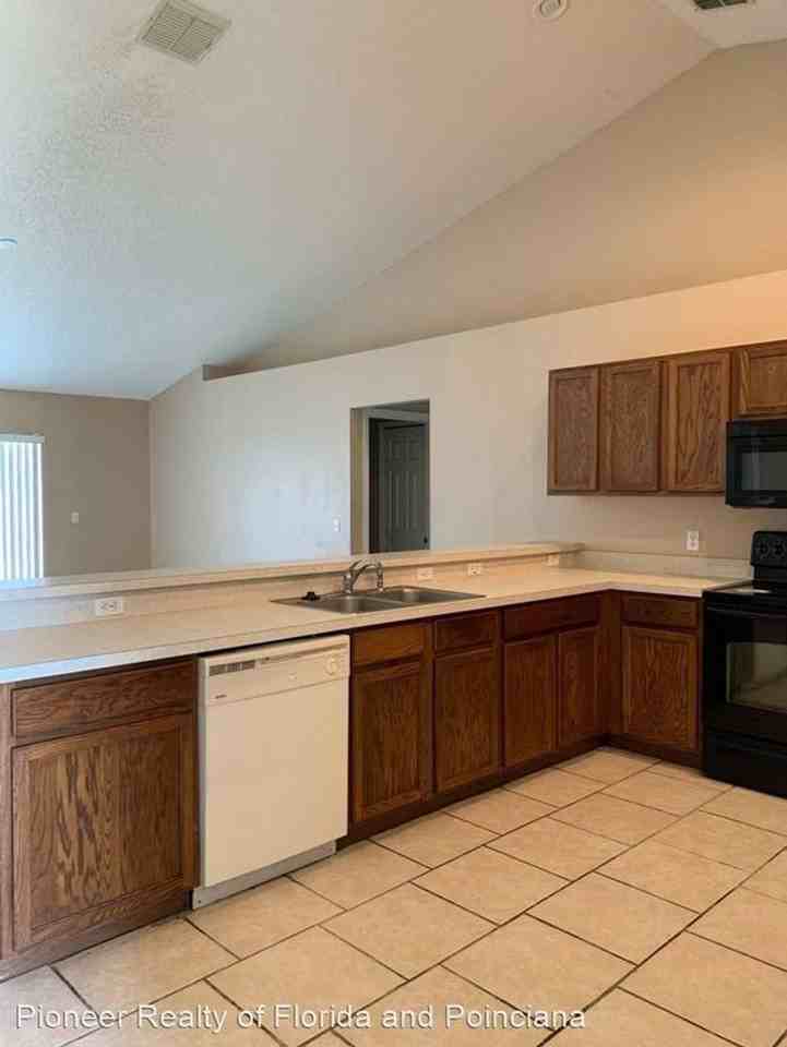 175 Birmingham Dr - Photo 3 of 17