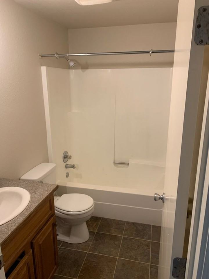 108 Baker Street Apartments - Photo 5 of 26