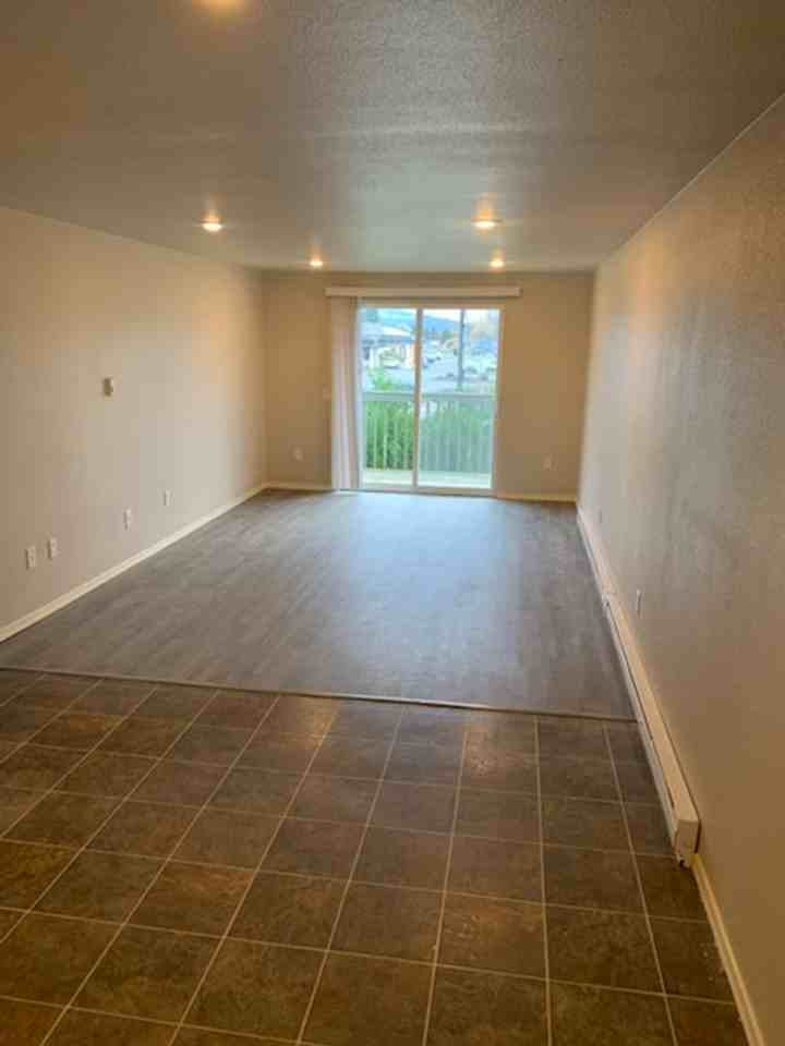 108 Baker Street Apartments - Photo 6 of 26