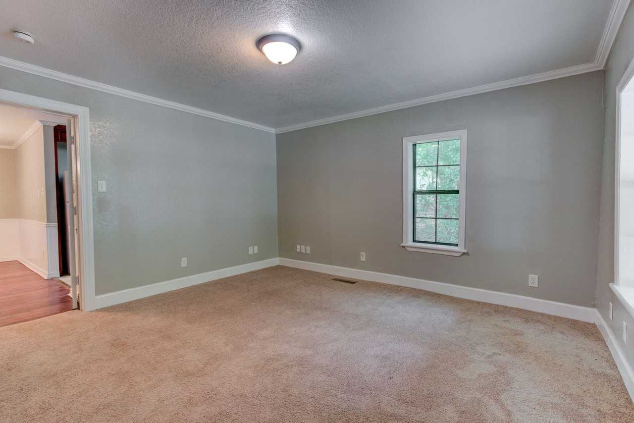 1214 N 46th St - Photo 5 of 17