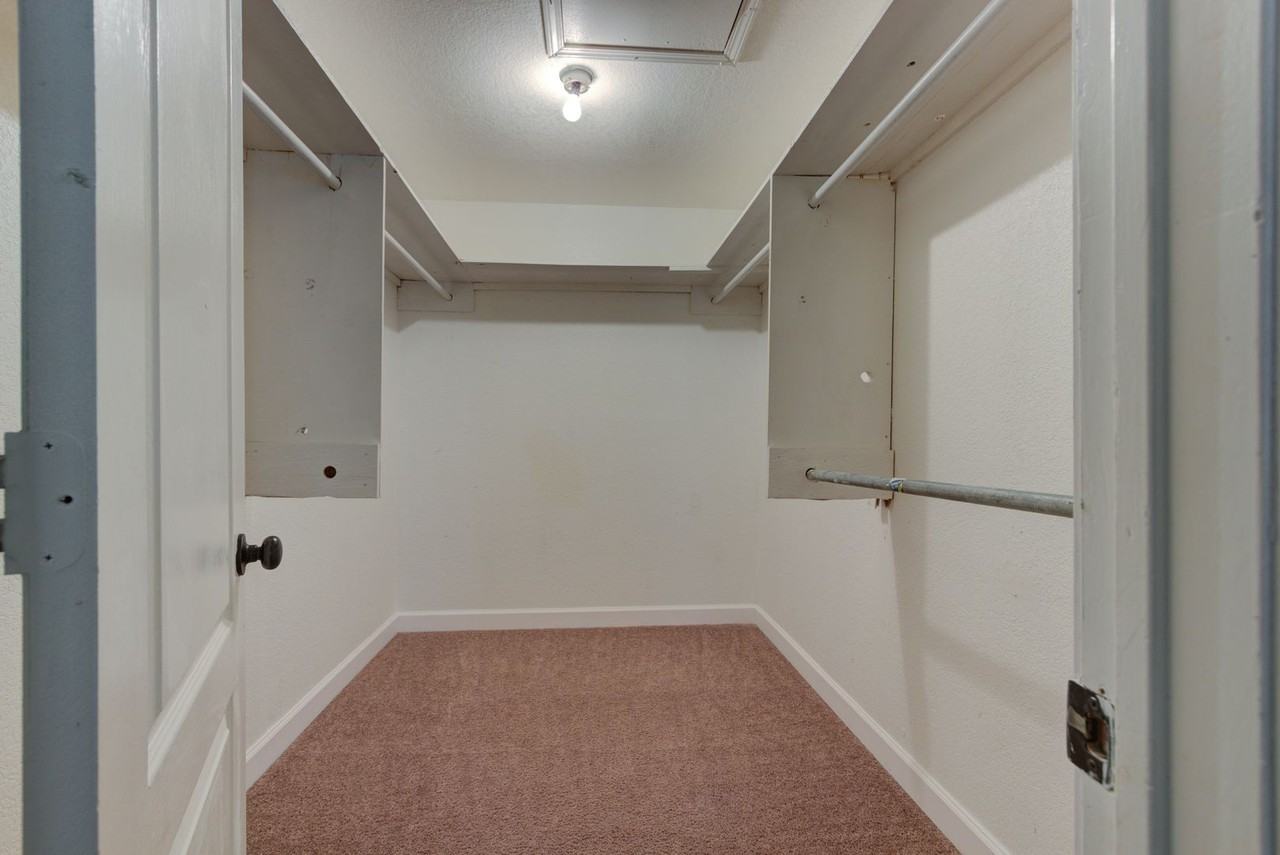 1214 N 46th St - Photo 6 of 17