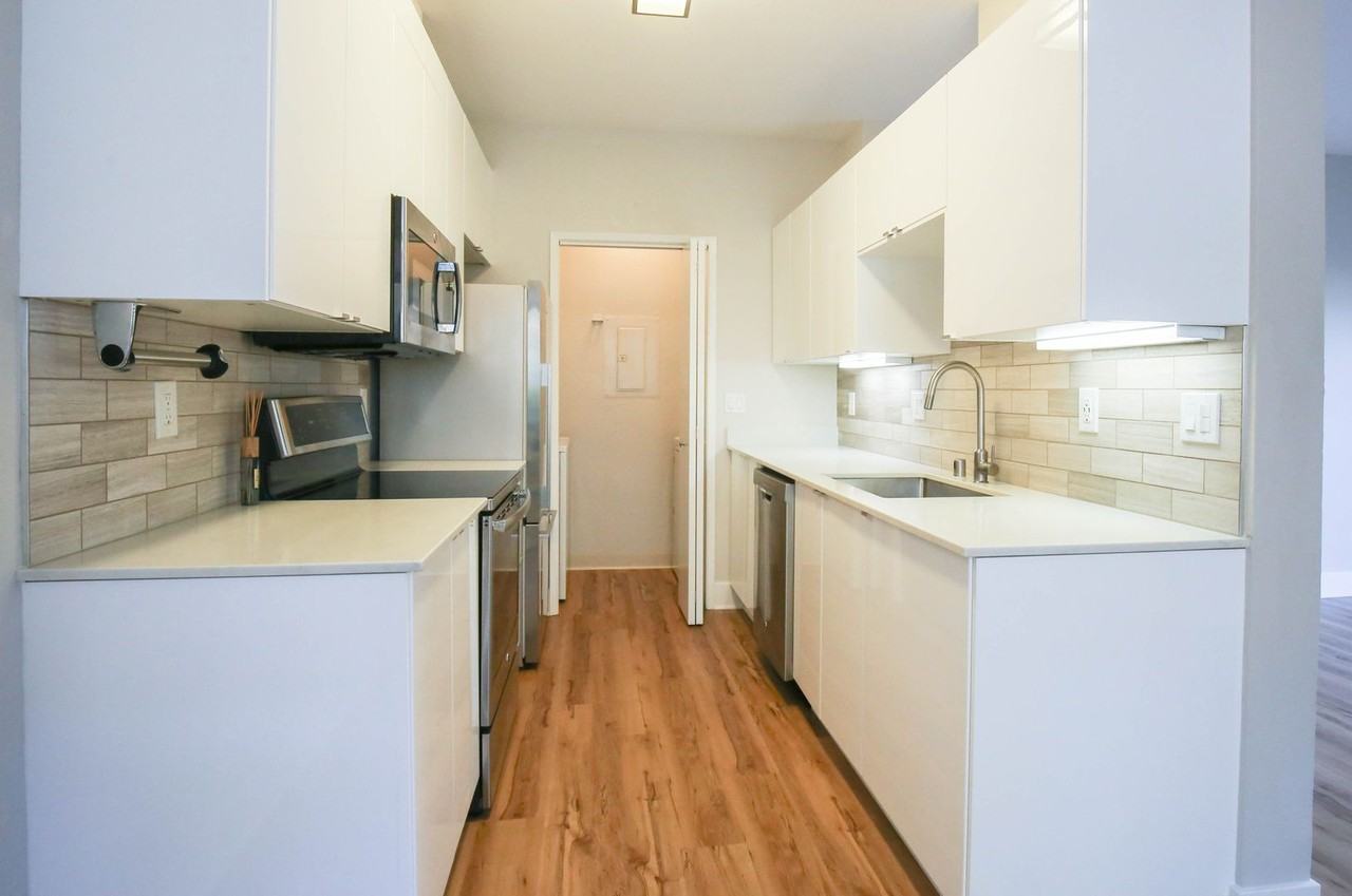 155 Schooner Ct - Photo 7 of 25