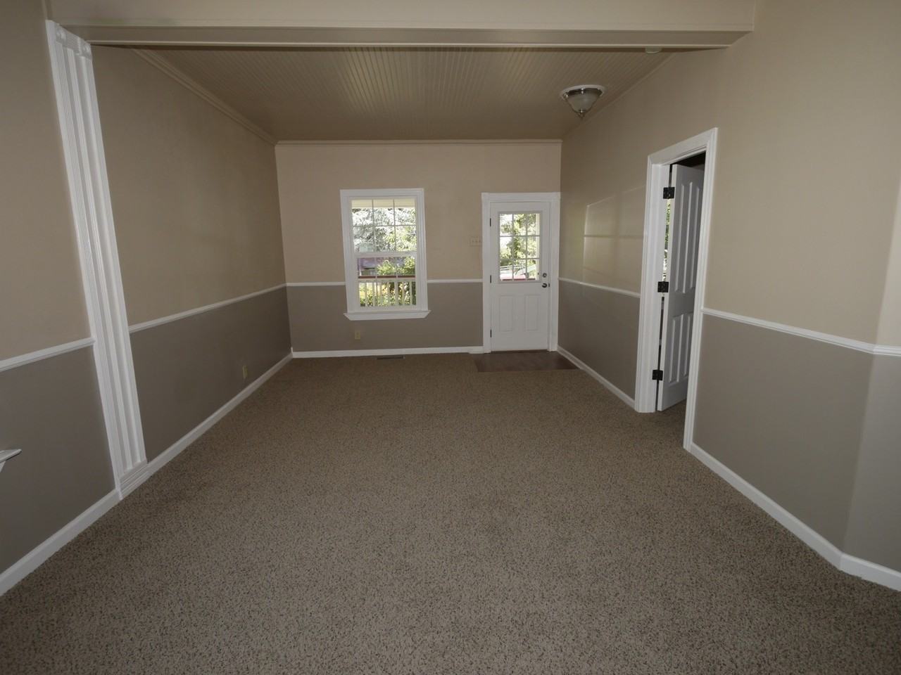 8237 Main St - Photo 2 of 13