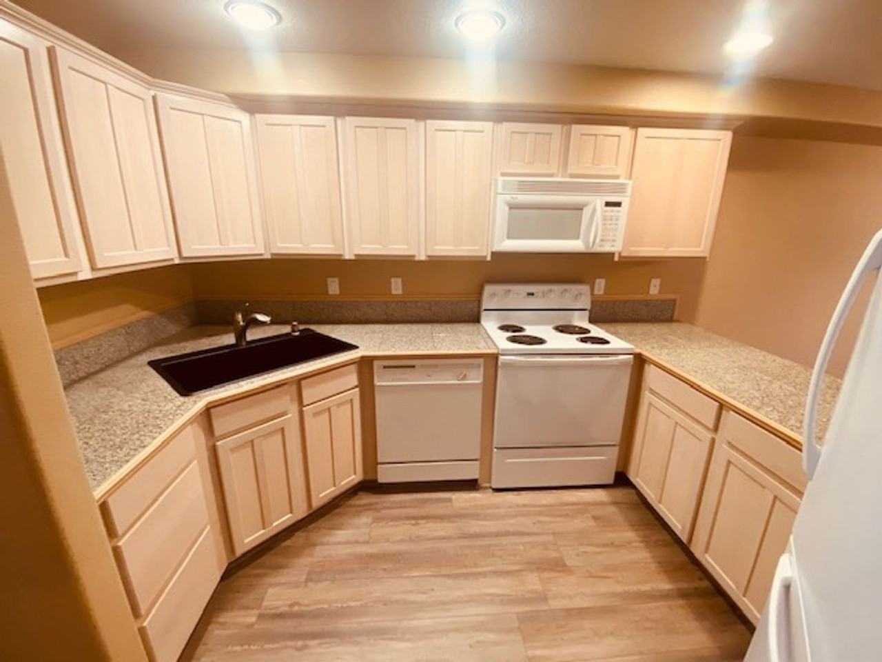 5548 Ne 89th Ave - Photo 3 of 22