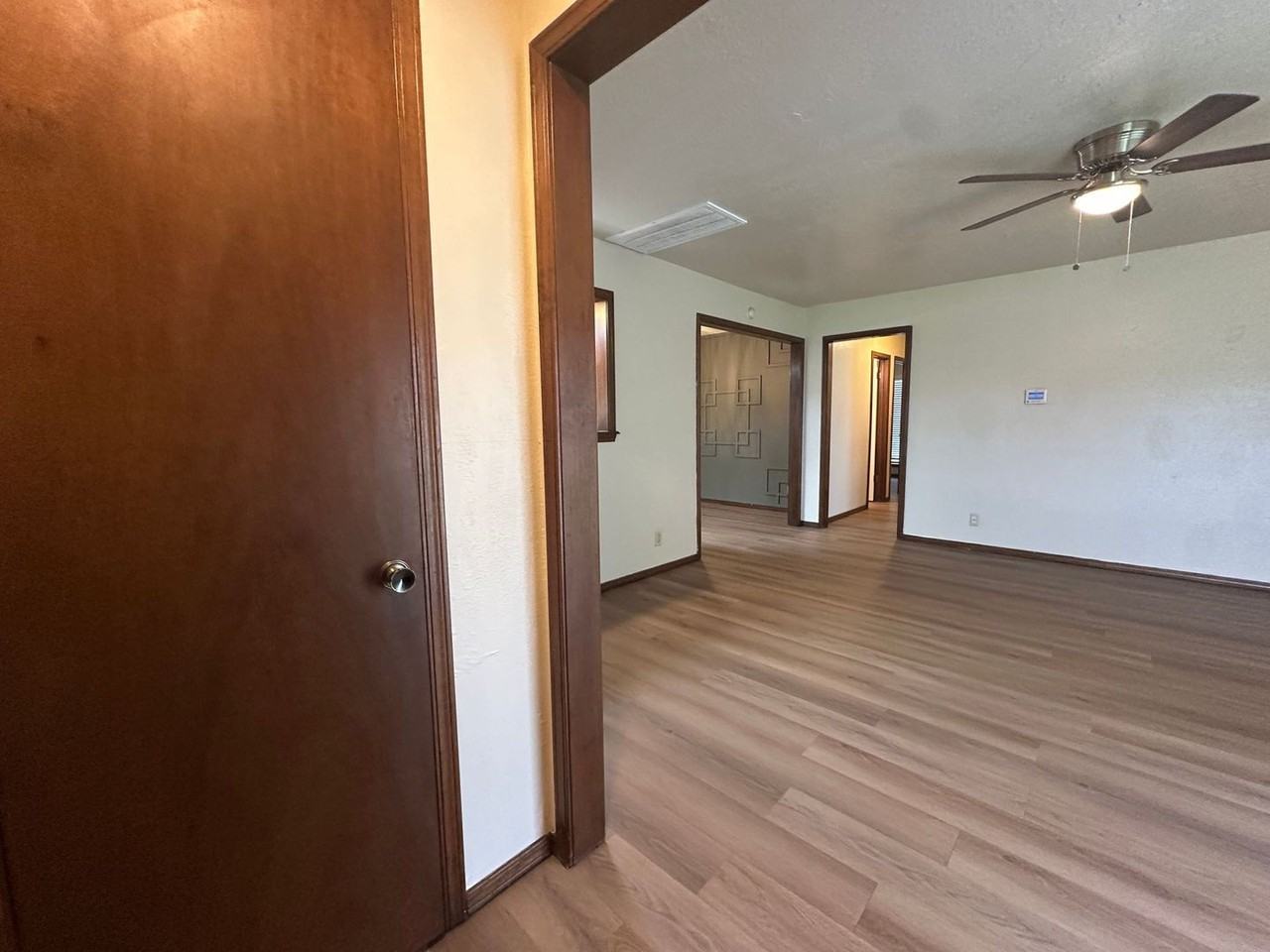 8310 Nw 8th St - Photo 4 of 27