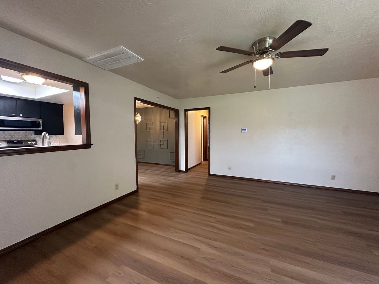 8310 Nw 8th St - Photo 6 of 27