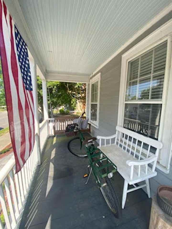 531 Queen St - Photo 2 of 37