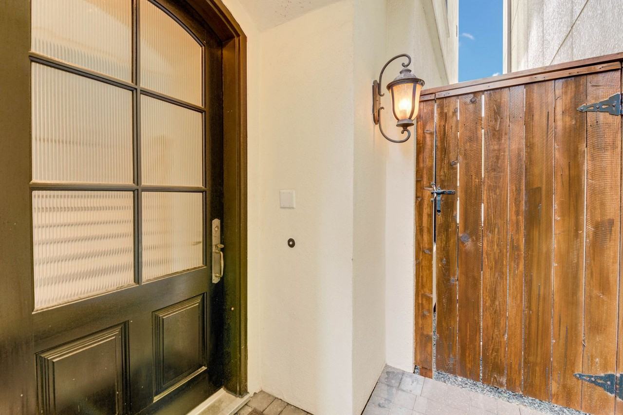 6706 Morningside Dr - Photo 3 of 30