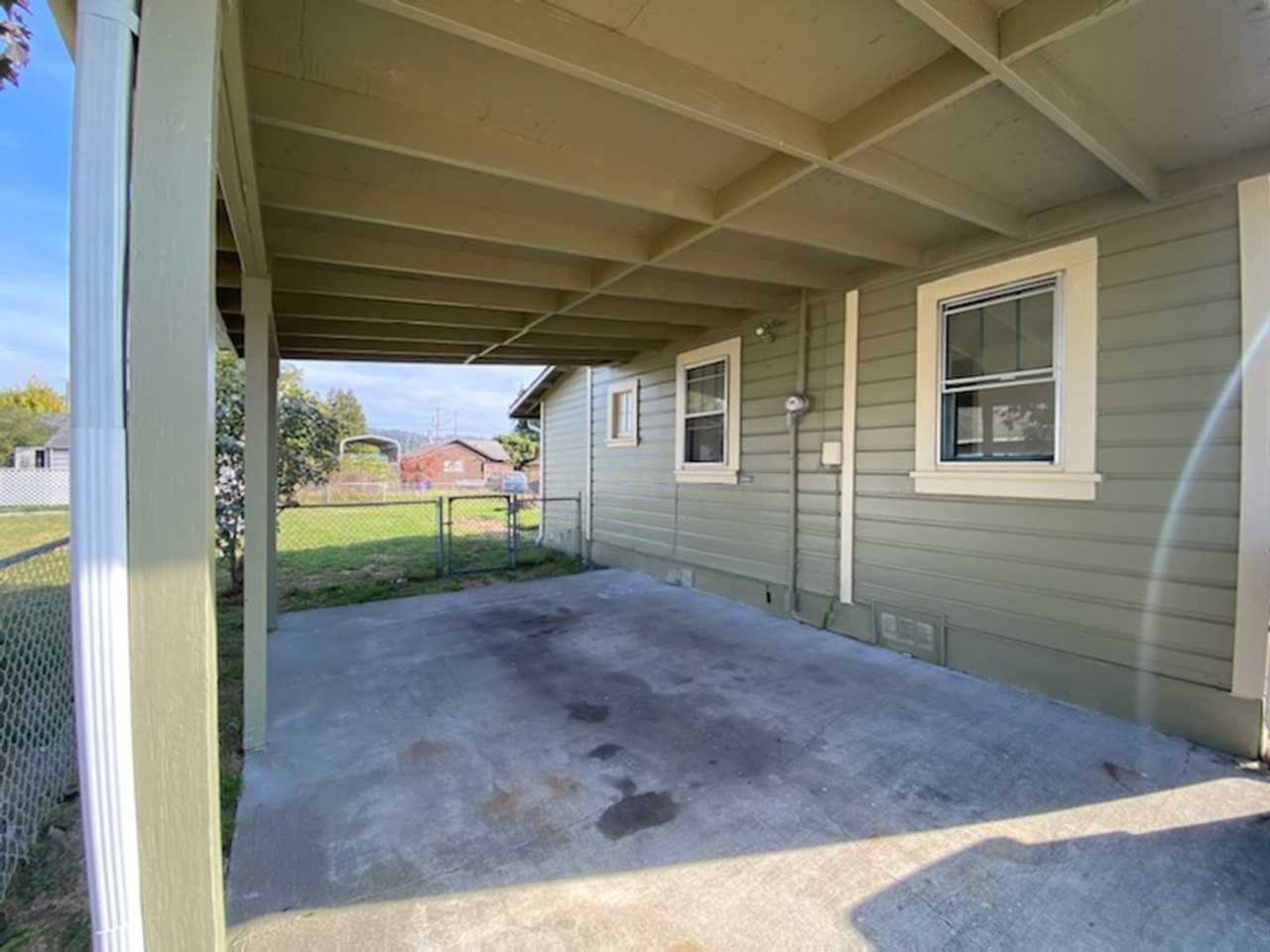 904 S 5th Ave - Photo 2 of 14