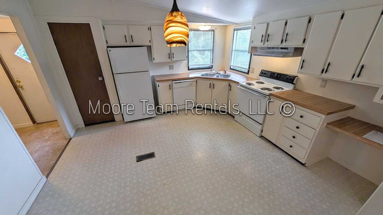 5399 Greenville Hwy - Photo 3 of 16